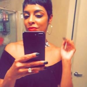 Meet your Posher, Corina